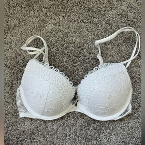 White lace Victoria’s Secret push up bra
